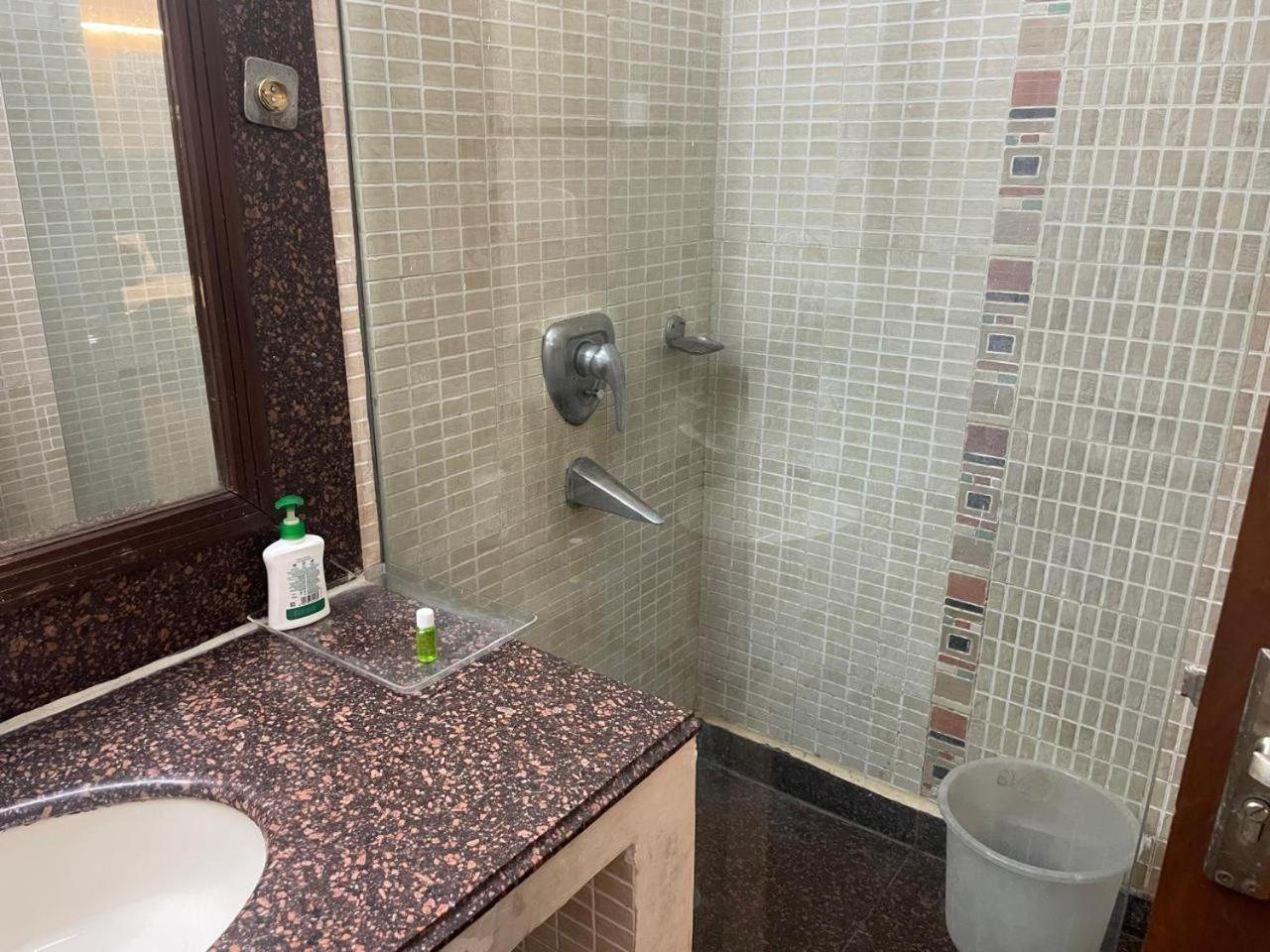 Residency Stay Inn Ню Делхи Екстериор снимка